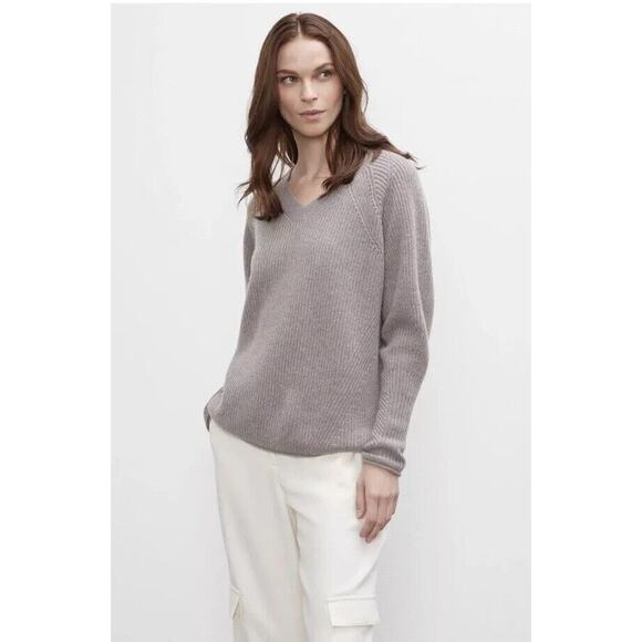 Club Monaco Sweaters - Club Monaco Cashmere V-Neck Sweater Grey Brown Size Large Oversized